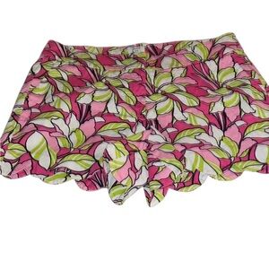 Crown & Ivy size 12 white & pink floral shorts scalloped hem with pockets